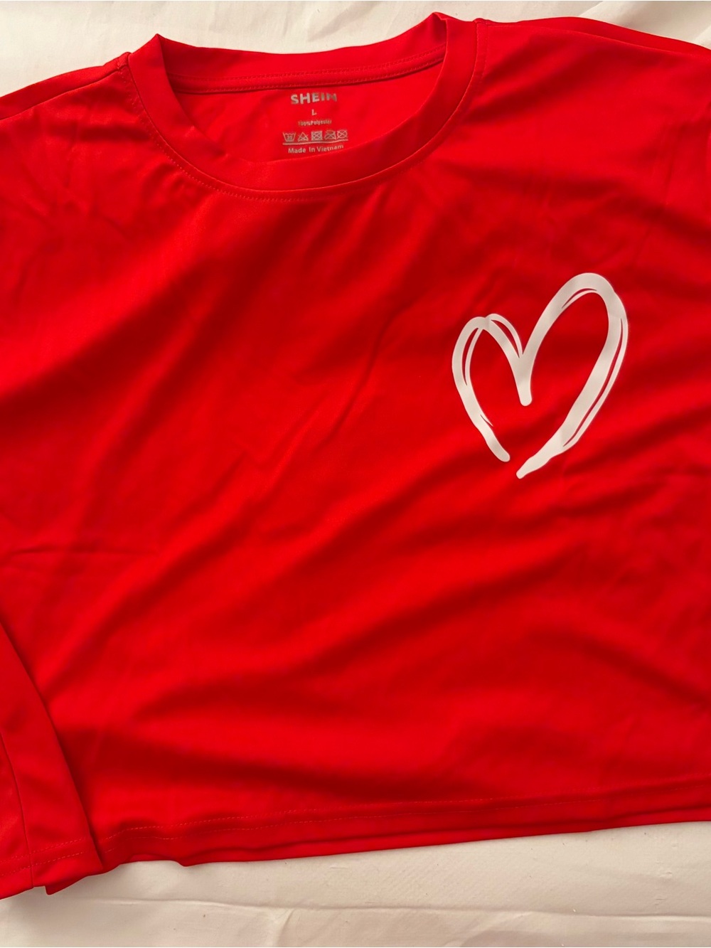 SHEIN Kids Red Long Sleeve Tee with White Heart Graphic